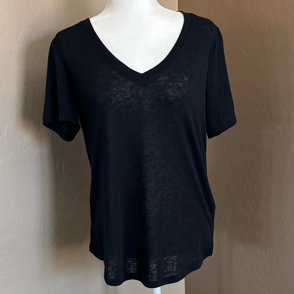 ATHLETA 🖤 Breezy Scoop VNeck Tee - Picture 3 of 10